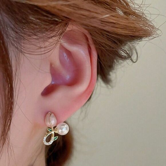 pink tulip stud earrings H184 - Picture 2 of 6